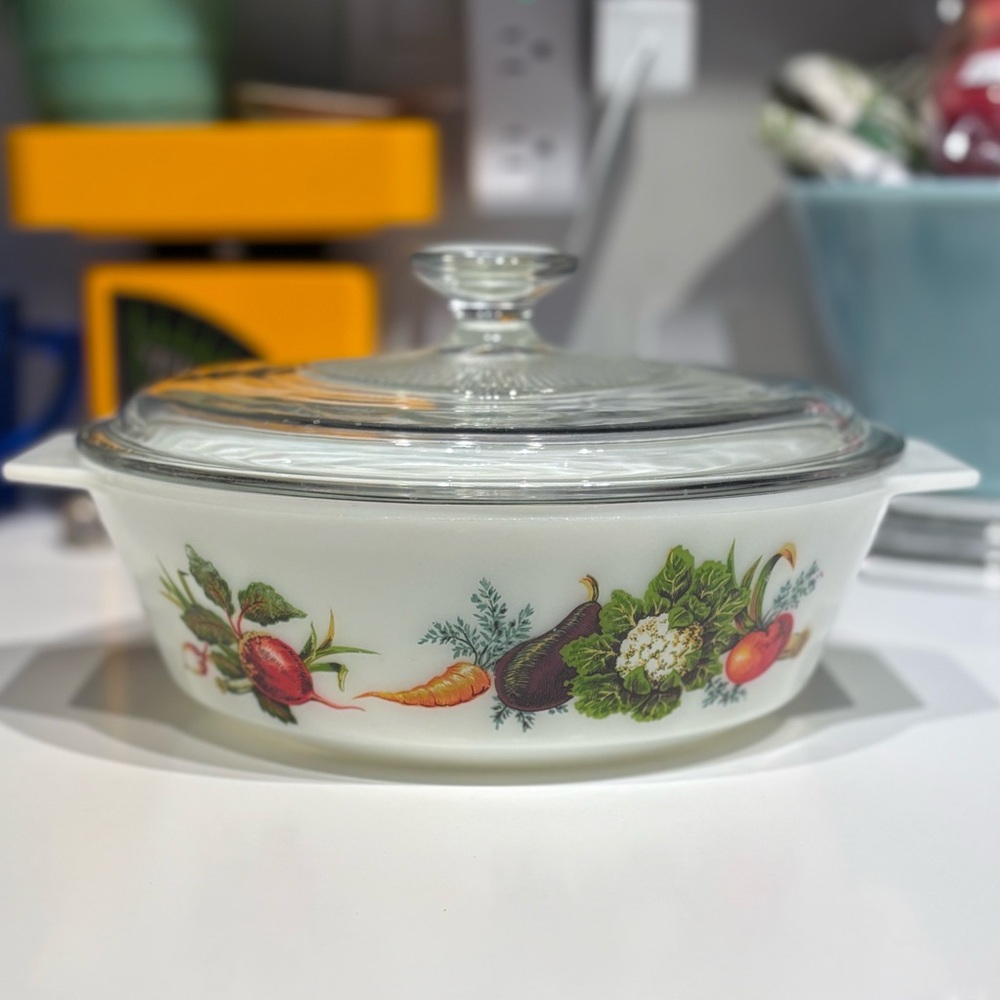 Vintage JAJ Pyrex casserole dish - 513 with Pyrex lid